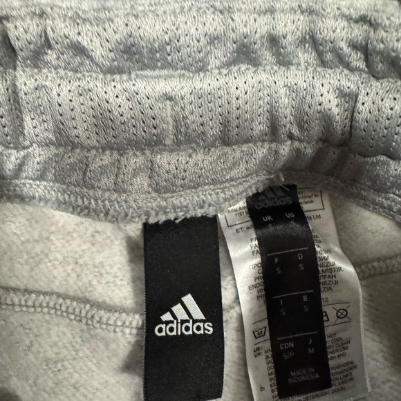 Adidas Men’s Shorts Small & Under Armor top Medium - Picture 3 of 6